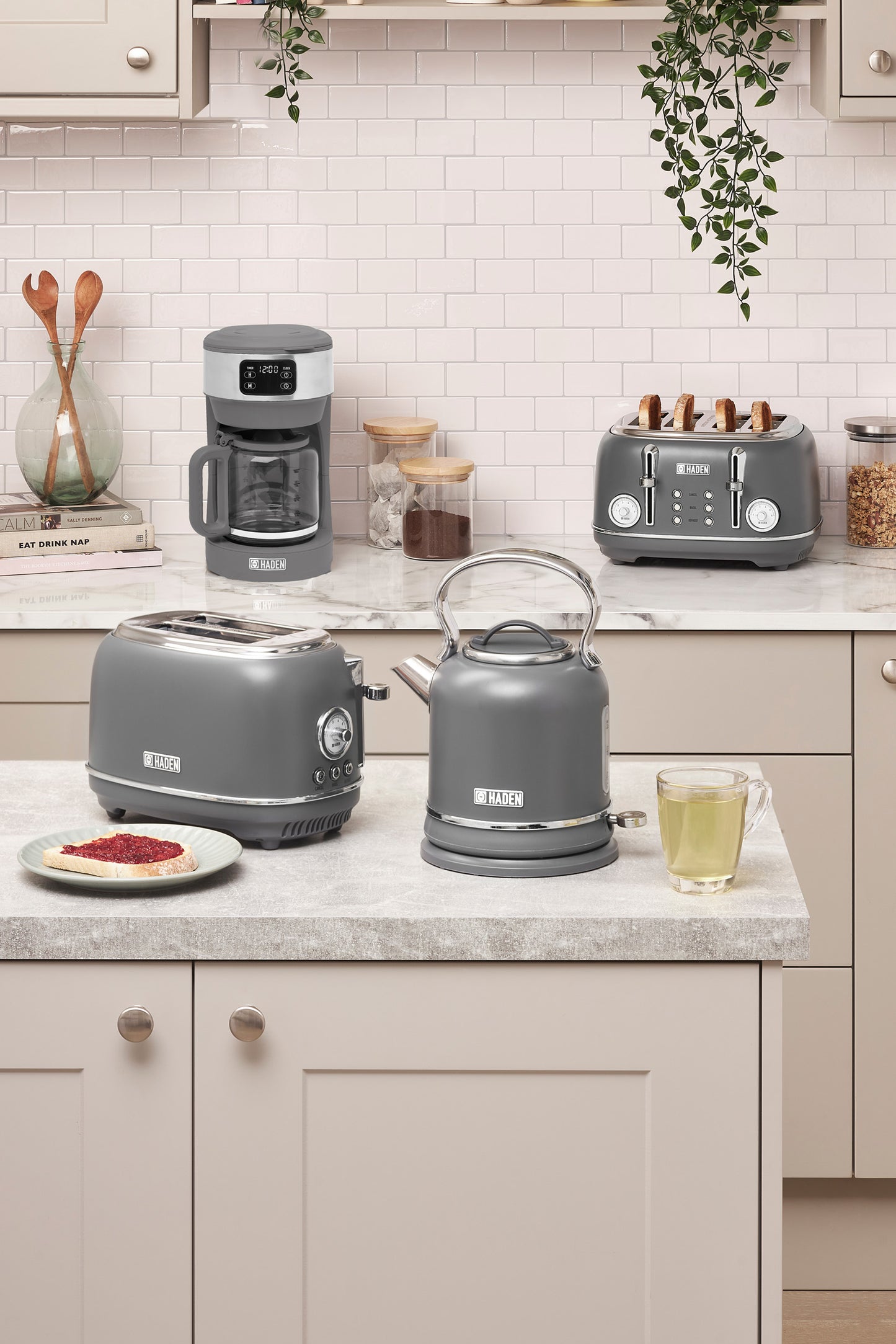 Chelsea 2-Slice Toaster, Grey & Chrome - 75162