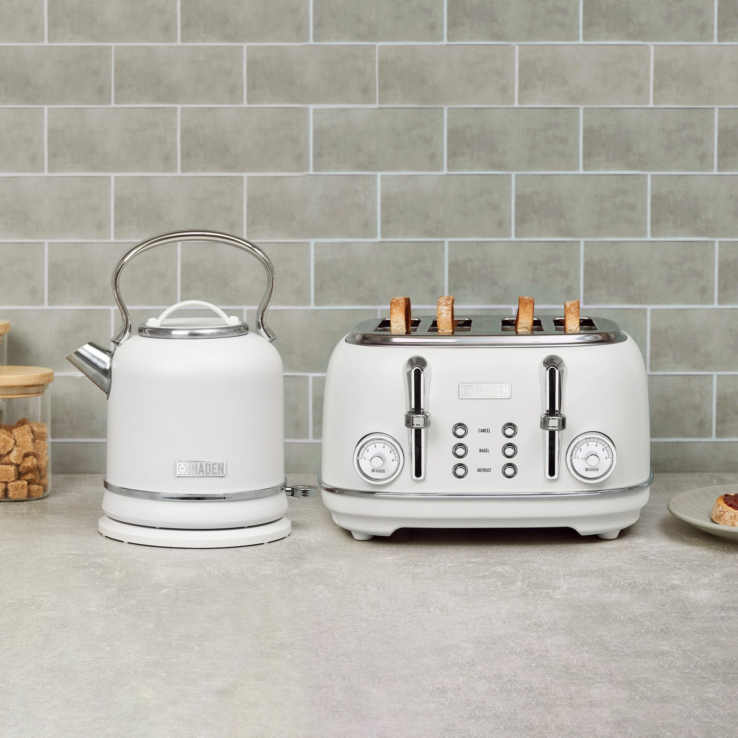 Chelsea 4-Slice Toaster, Ivory & Chrome - 75165