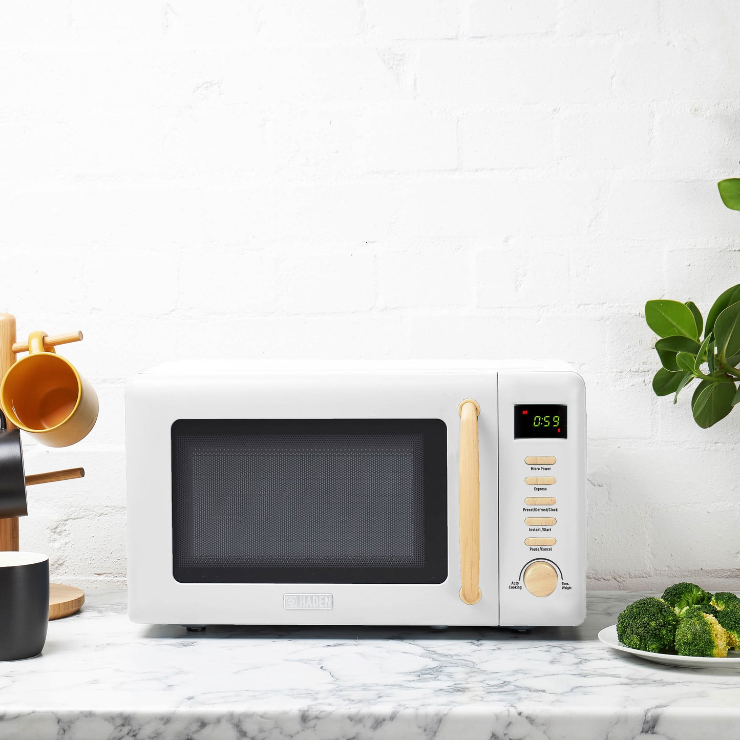 Dorchester Microwave, Matte White - 75036