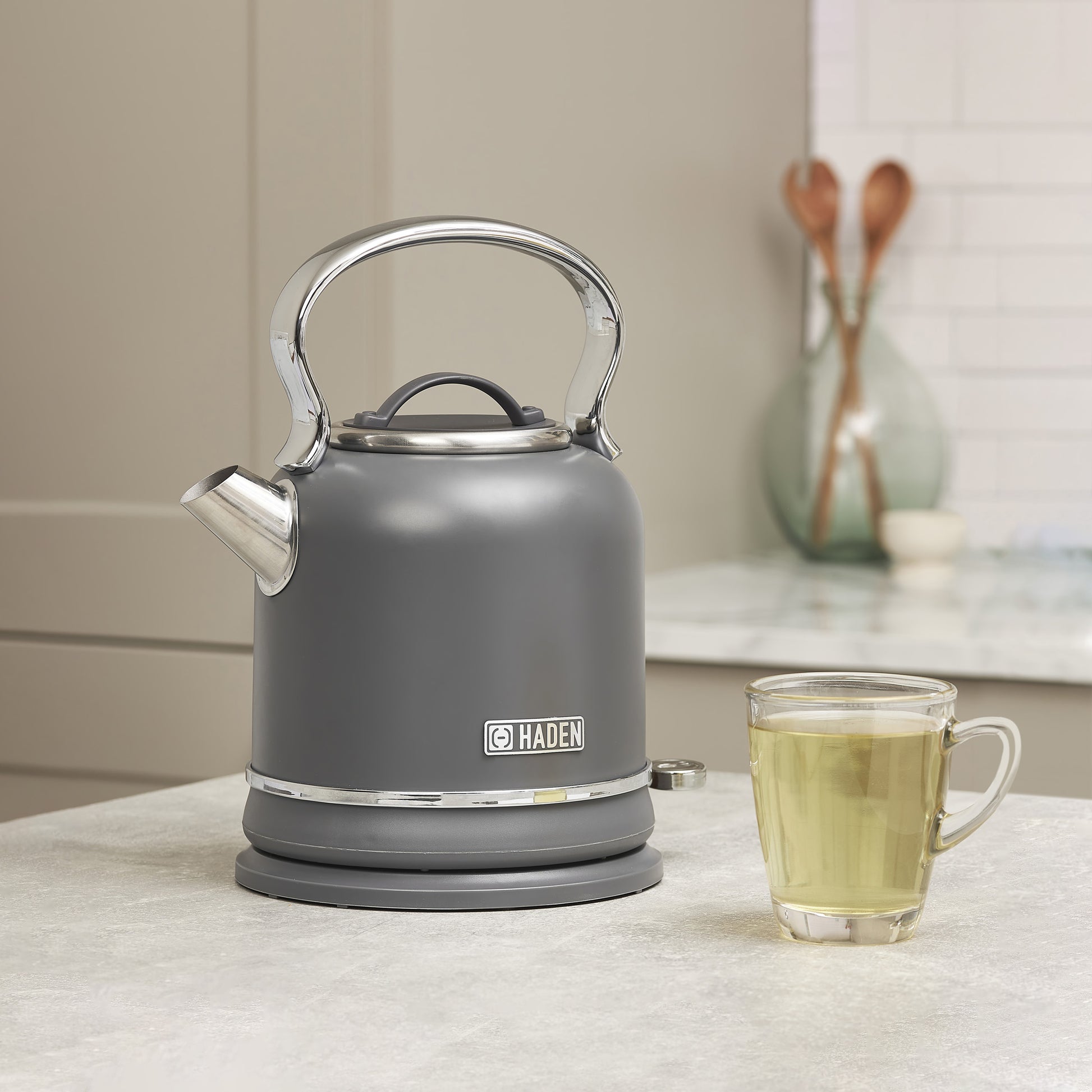 Chelsea Electric Kettle, Grey Chrome 75159 – Hadenusa