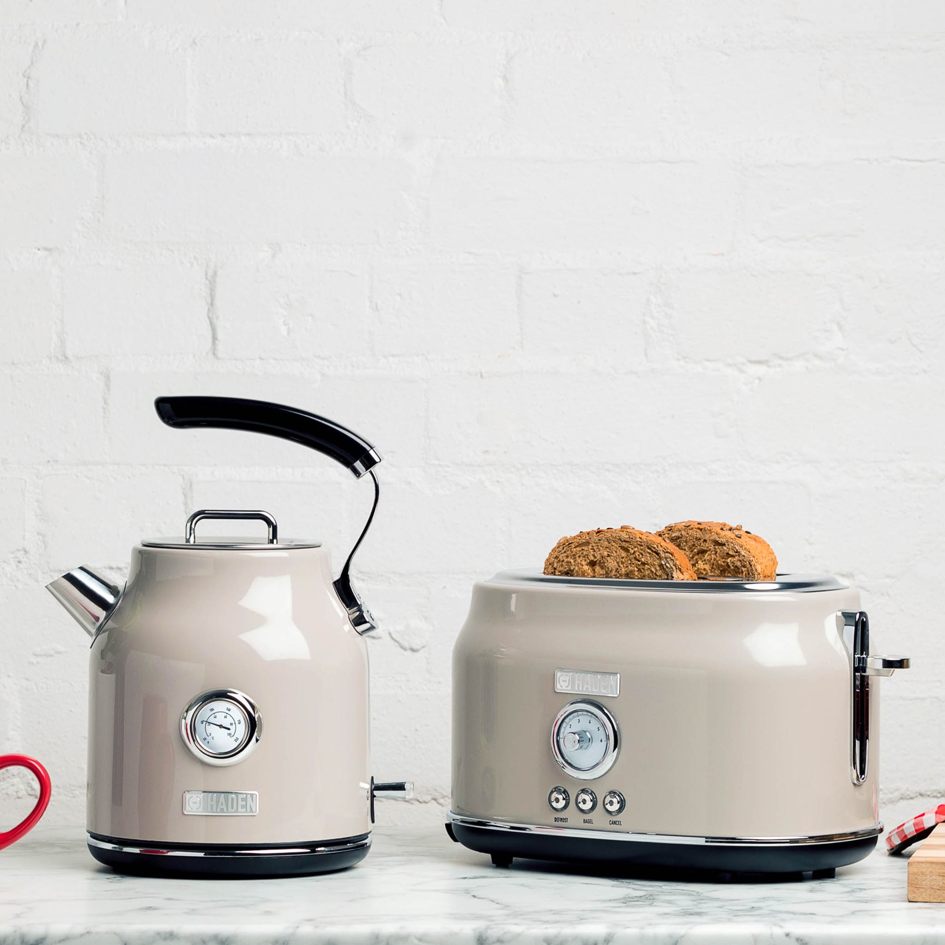 Dorset 2-Slice Toaster, Putty 75003 – Hadenusa - Main Image