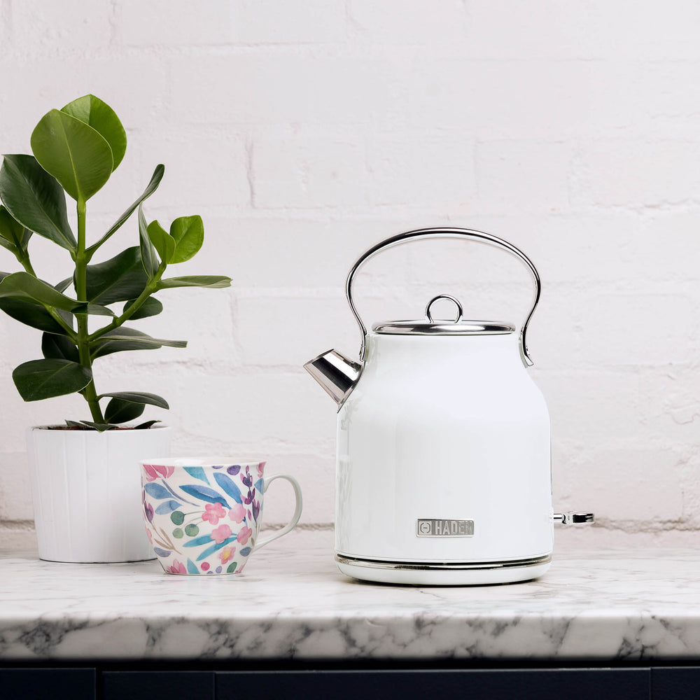 HADEN Dorchester Matte White Electric Tea Kettle + Reviews