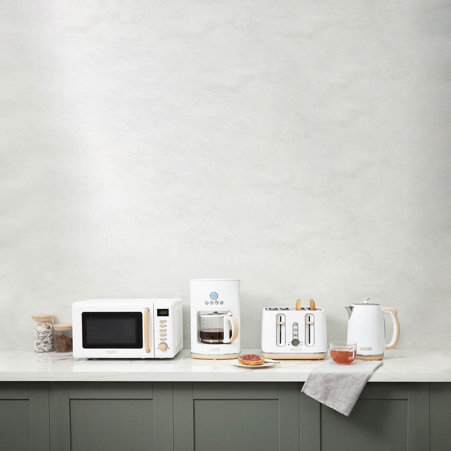 Dorchester Matte White Electric Kettle