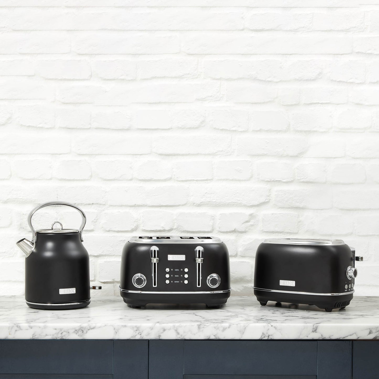 Heritage 2-Slice Toaster, Black & Chrome - 75097