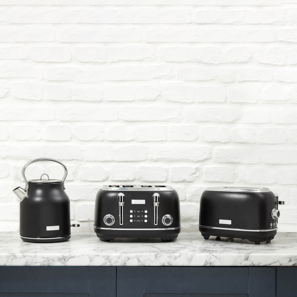 Highland 2-Slice Black 900-Watt Toaster in the Toasters department at