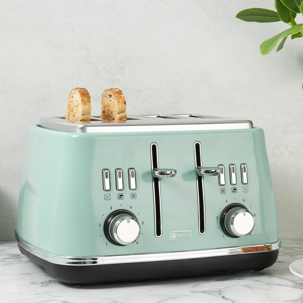 
                
                    Load image into Gallery viewer, Cotswold New Sage Toaster
                
            